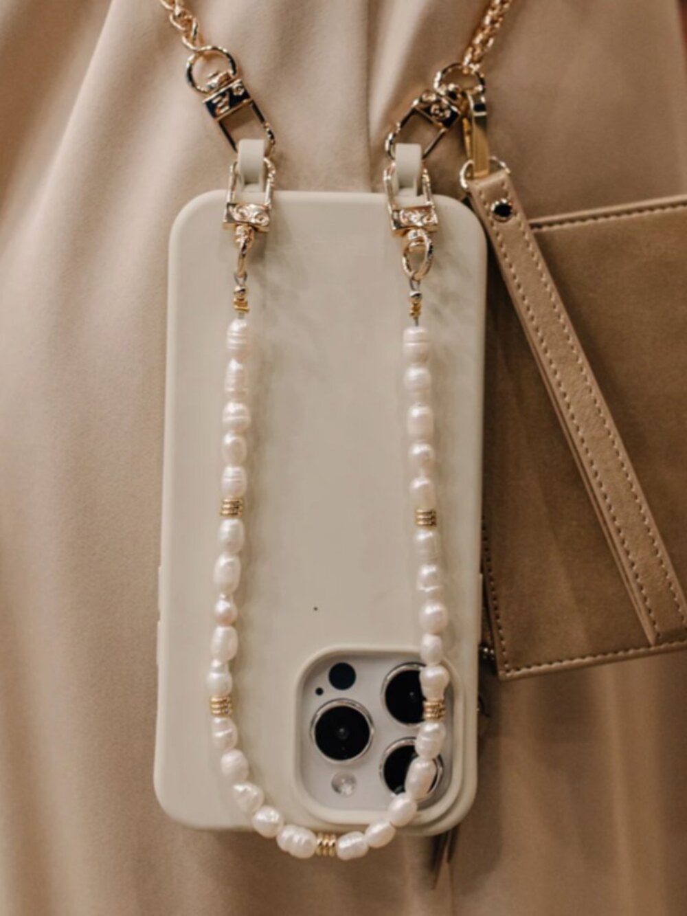 NWOT The Caep Pearl Wristlet Phone Chain